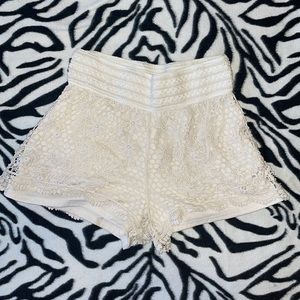 Lauren  Conrad white shorts- Size small
